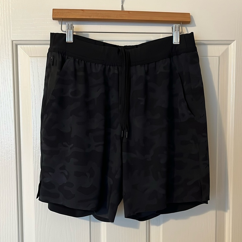 Ten Thousand Interval Short 7-inch Size M with Liner in Black Camo Color